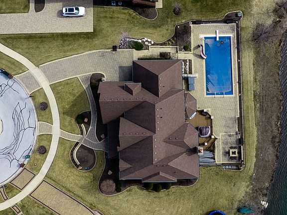 4th image of 11333 York Ct