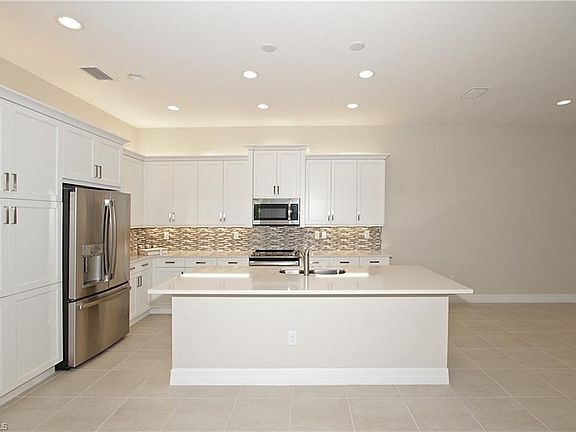 5th image of 12015 Lakewood Preserve Pl