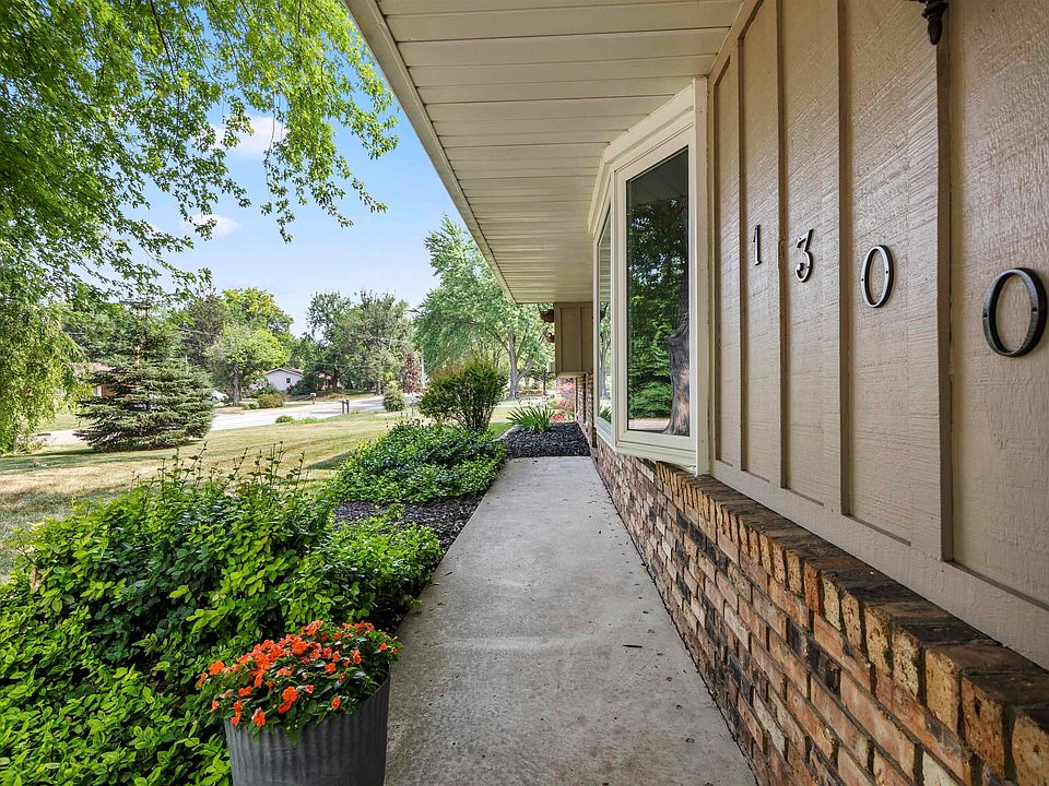 1300 Highview Rd, East Peoria, IL 61611 Zillow