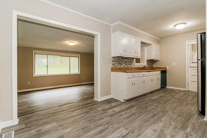 821 Hillside Dr — Photo 5