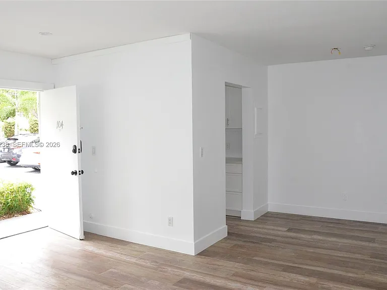 35 Edgewater Dr #104 — Photo 4