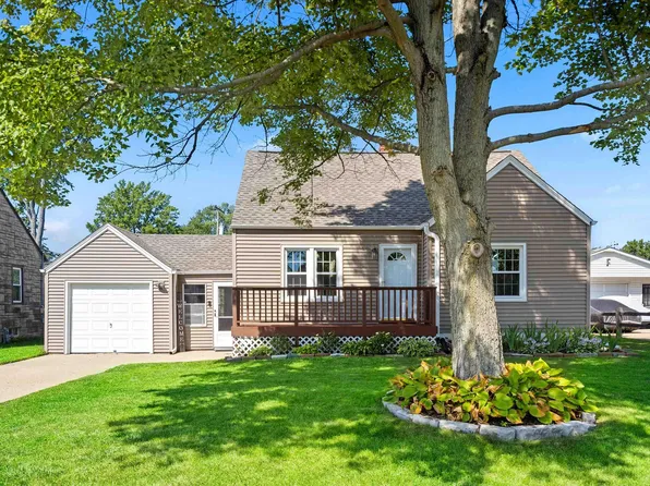 205 Howard St, East Peoria, IL 61611