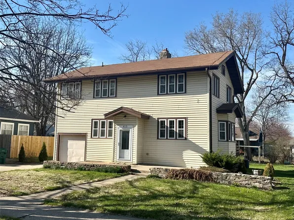 415 E Jefferson St, Winterset, IA 50273