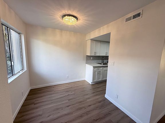 4th image of 14700 Berendo Ave #2