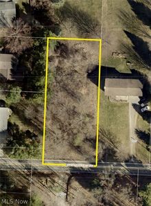 Huckleberry St NW, North Canton, OH, 44720