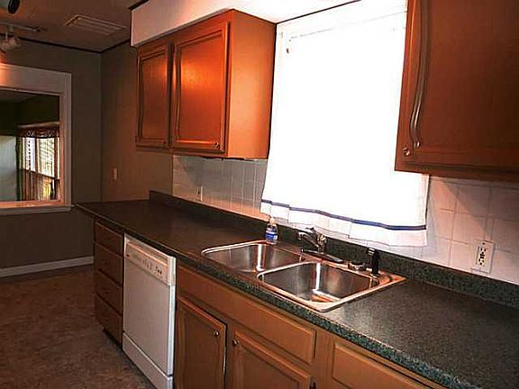 4th image of 3857 Seckinger Dr