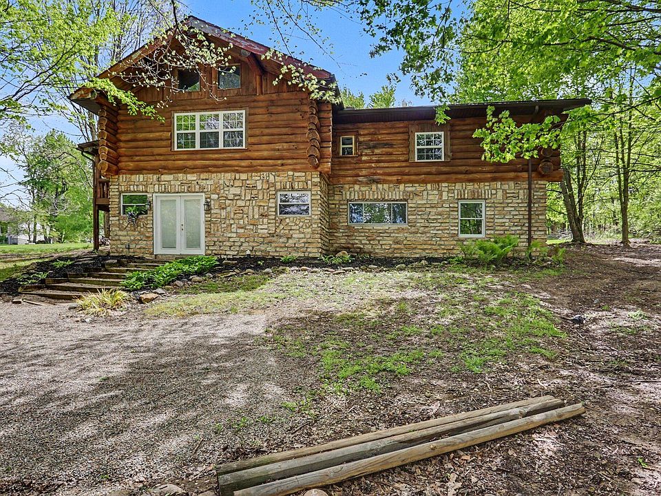 1st image of 84 Royal Ct