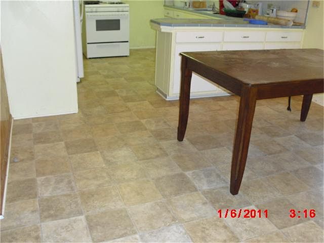 2nd image of 1308 Pecan St