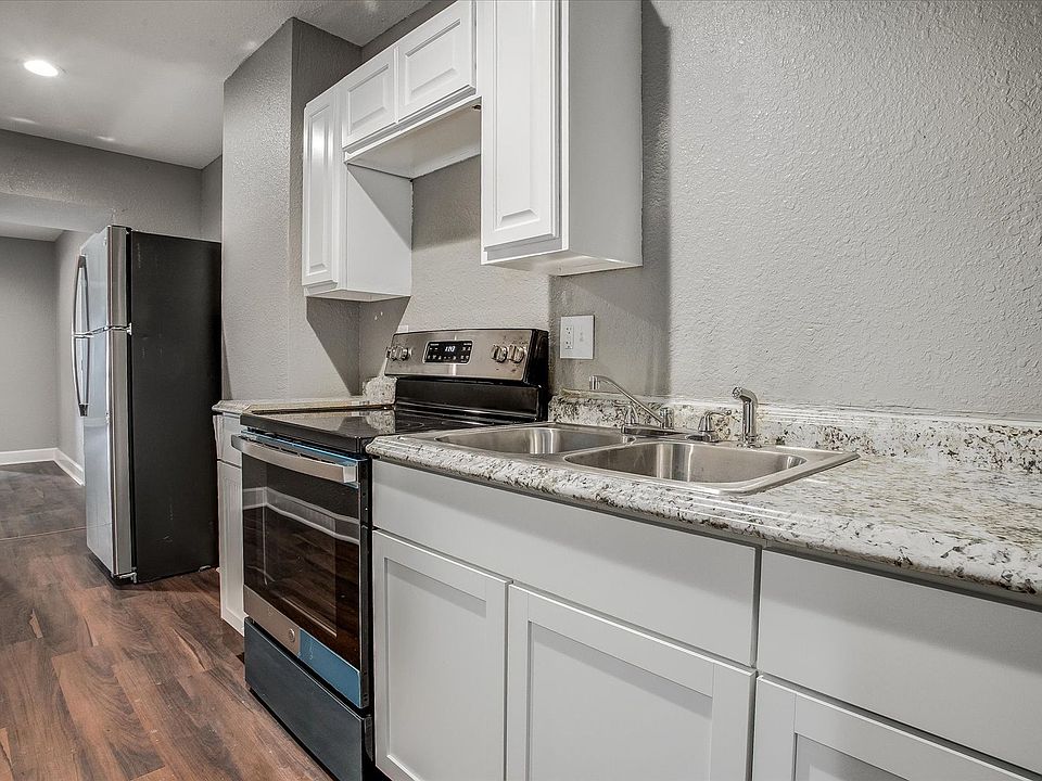 1st image of 3327-3329 Indiana Ave #2N