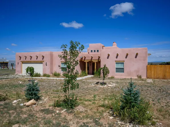 2 Calle De Cazador Rd, Ranchos De Taos, NM 87557