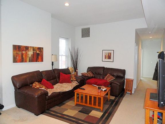 3rd image of 567 Columbus Ave #2