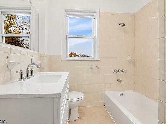 5th image of 112 Pompton Ave Floor 1