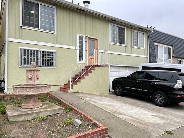 1st image of 10 Morton Dr
