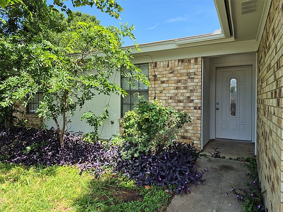 5th image of 825 Springhill Dr