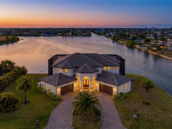 2003 NE 10th Pl, Cape Coral, FL 33909