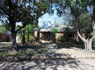 5242 Grape St, Houston, TX 77096