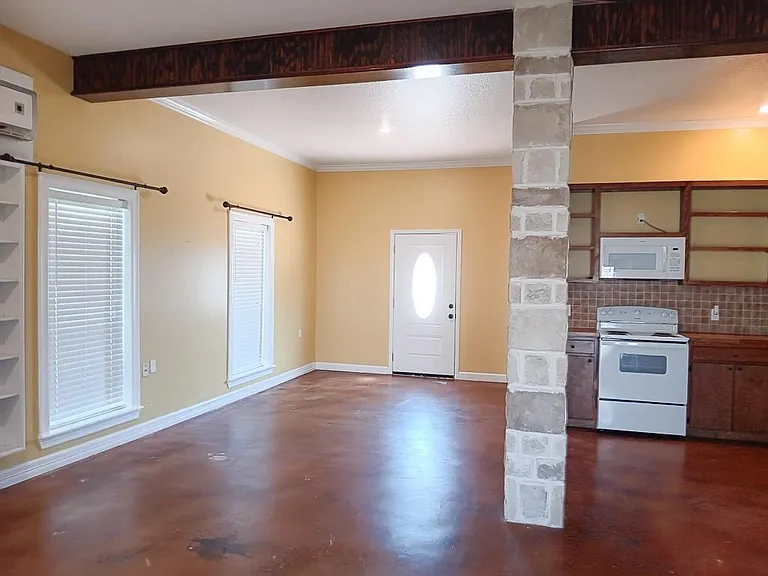 9500 Mayfield Ave #E — Photo 10