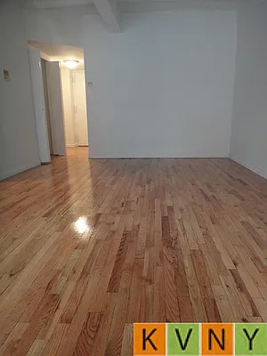 Rented by KVNY Soho | media 13