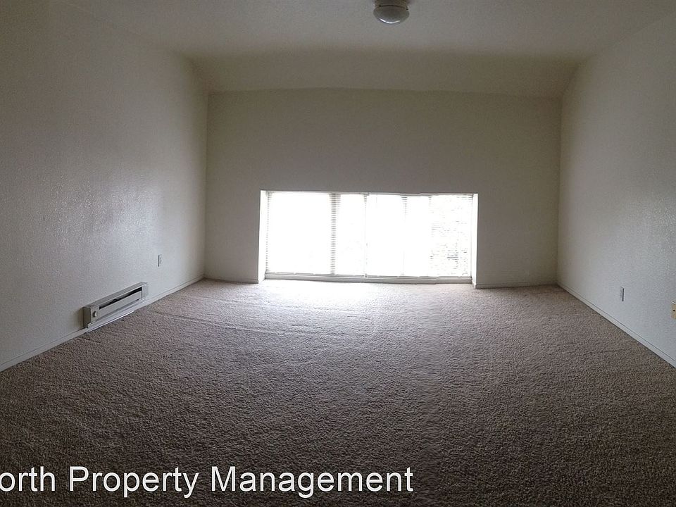 2nd image of 369 Main St