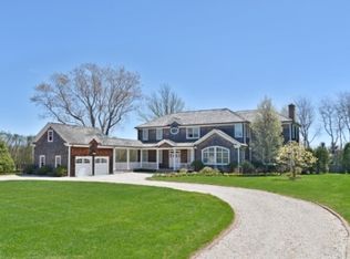69 Kellis Pond Ln, Water Mill, NY 11976