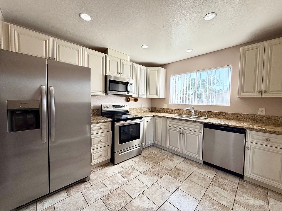 1st image of 653 Chamberlain Ave #653