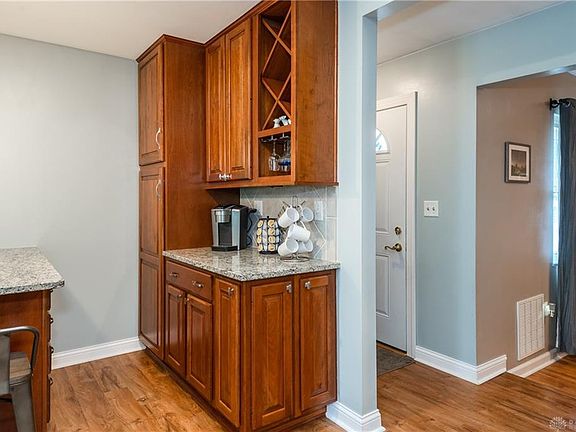 3rd image of 4461 Knob Hill Dr