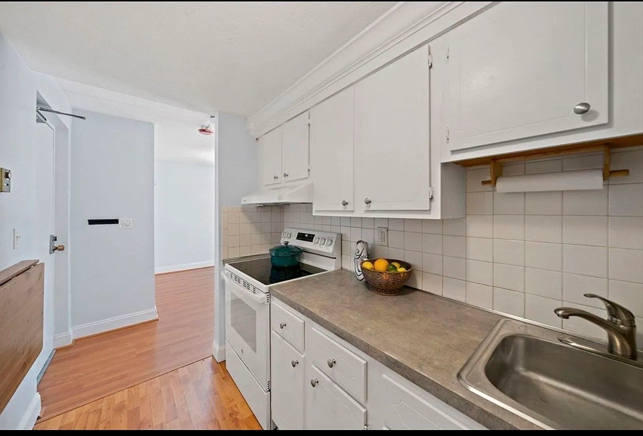 1 bed, 1.0 bath, 658 sqft, $2,100 — Photo 3