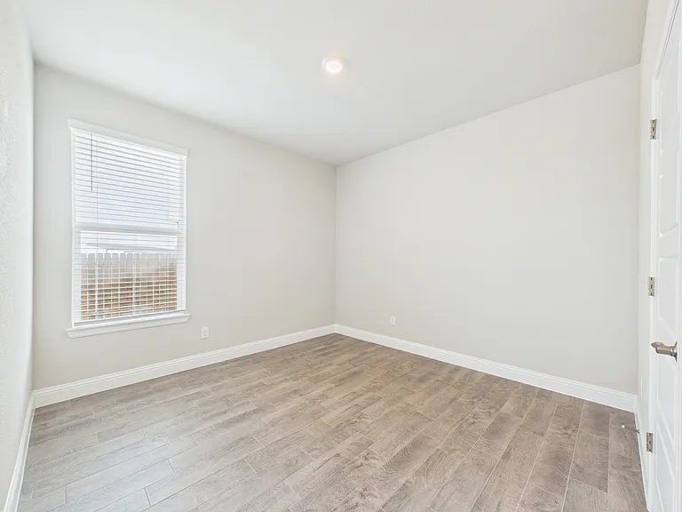 2304 Blackcap St — Photo 32