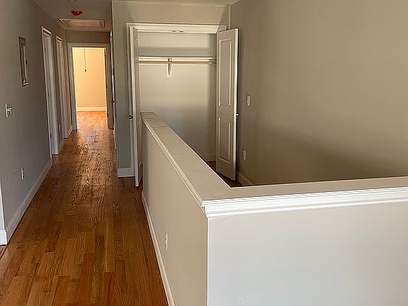 2nd image of 147 Isabella Ave #2
