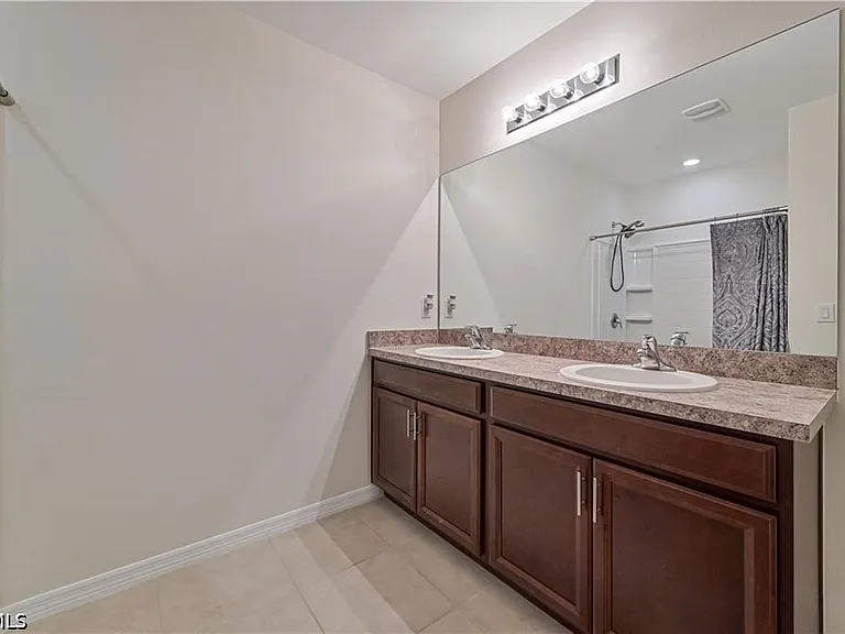 10507 Crossback Ln — Photo 11