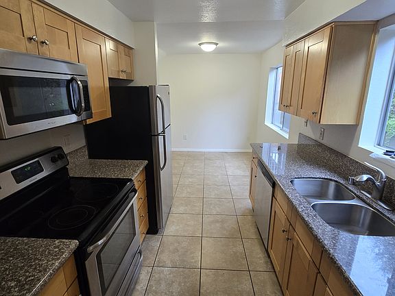 5th image of 3555 37th St #B