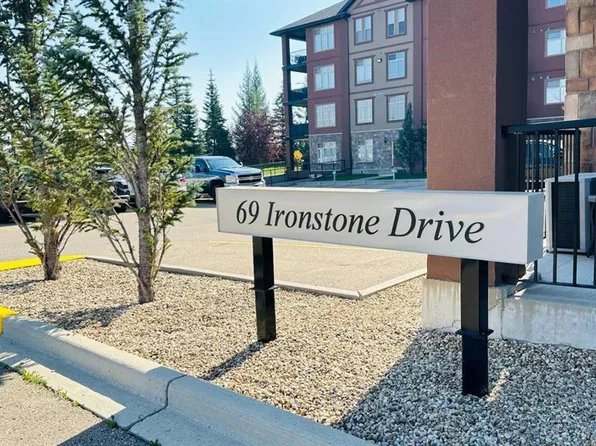 69 N Ironstone Dr #303, Red Deer, AB T4R 0J8