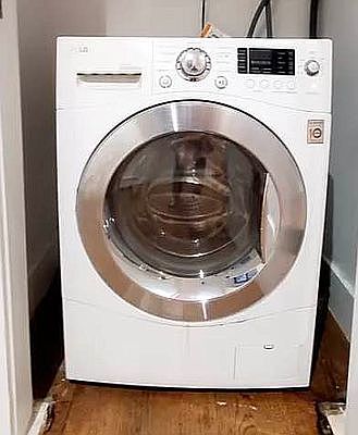 5th image of 272 E 3rd St #2C