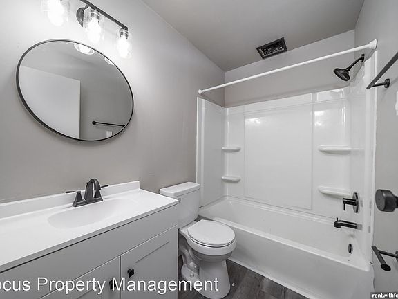 5th image of 1100 Lucerne Dr #1B