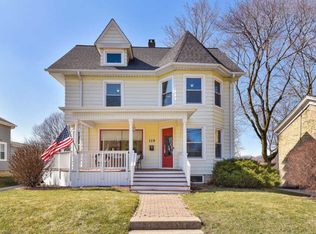 119 N Washington Ave, Batavia, IL 60510