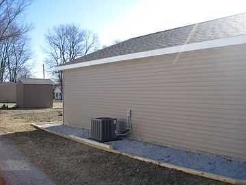 3rd image of 812 N Epworth St