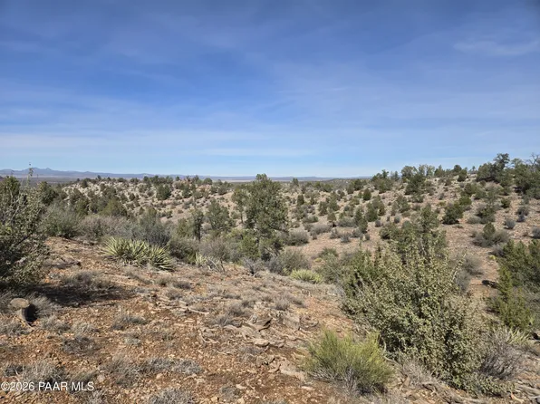 215 W Cathedral Valley Rd, Ash Fork, AZ 86320