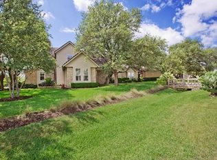 7 Lost Meadow Trl, The Hills, TX 78738