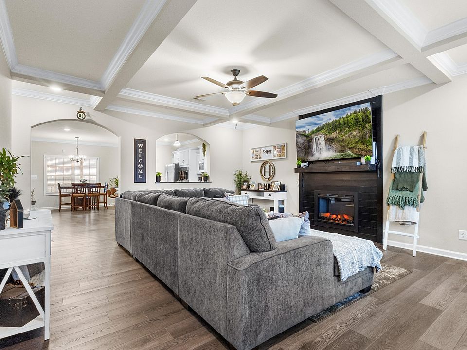 1st image of 1339 Canyon Pl