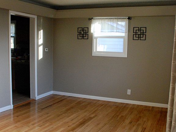 Front Entry/Dining Room