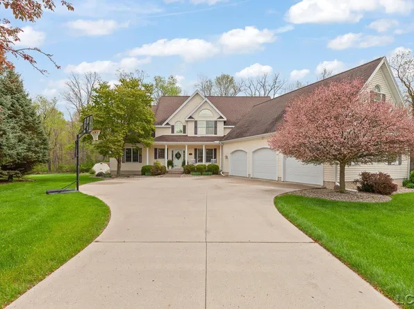 3754 Timberhill Dr, Adrian, MI 49221