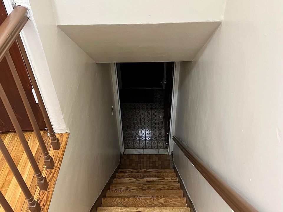 1st image of 1019 E 225th St Floor 2