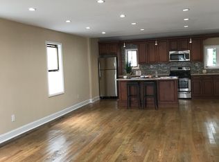 57 Monroe St, Franklin Square, NY 11010