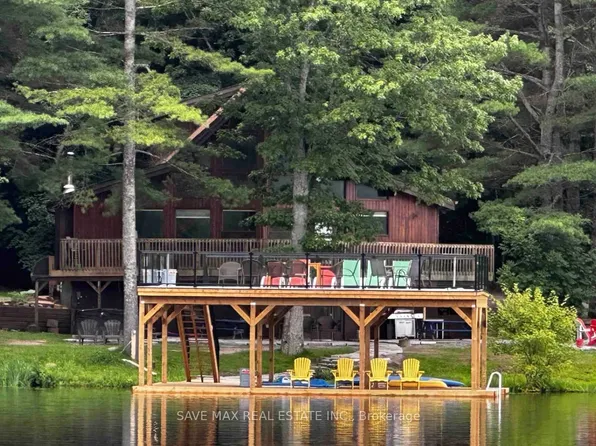 42 Todholm Dr, Muskoka Lakes, ON P0B 1J0