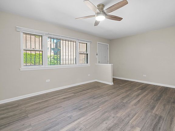 3rd image of 7544 S Saginaw Ave APT 2B