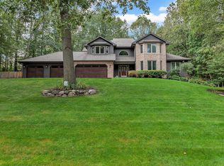 209 Summerset Dr, Kalamazoo, MI 49009