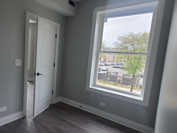 4th image of 2341 S California Ave #2