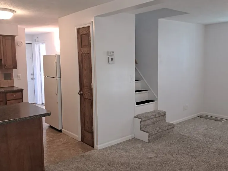 5804 S 50th Ave — Photo 10