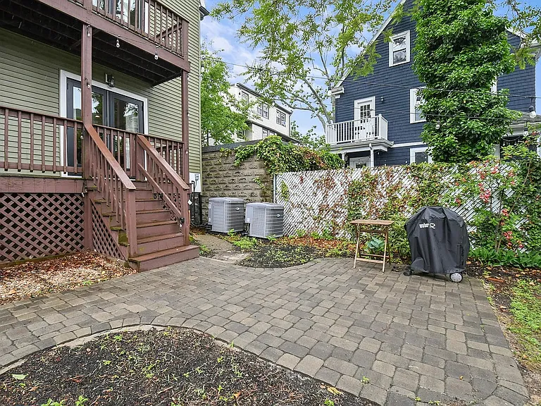 8 Greenleaf Ave #1 — Photo 24