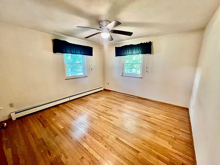 301 N. Main — Photo 11